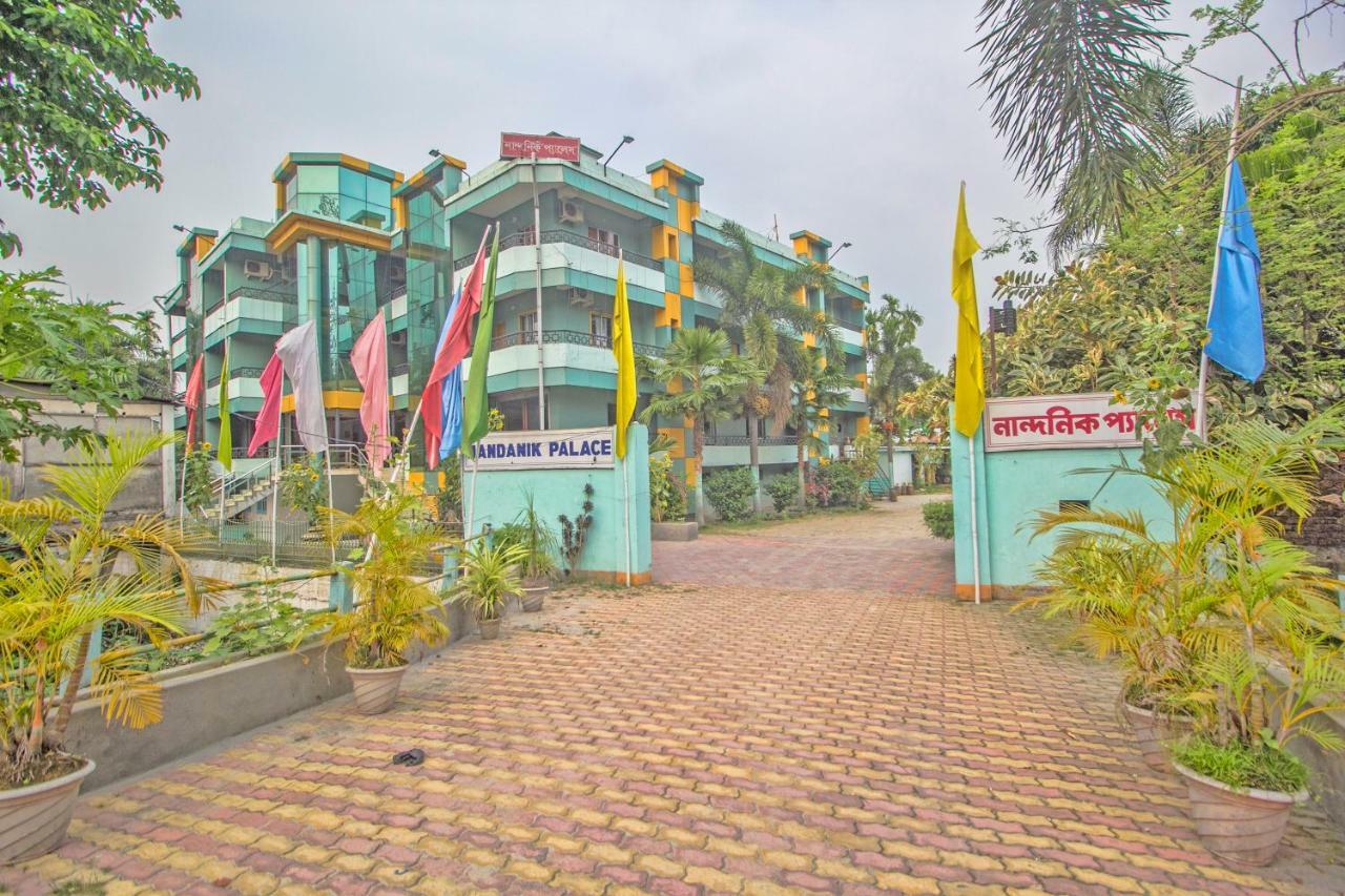 Hotel Nandanik Palace Falakata Exterior photo